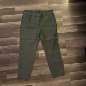 Reitmans Women's Olive Straight Leg Pants‎